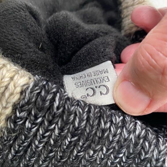 CC beanie  pom pom hat one size - Picture 5 of 6